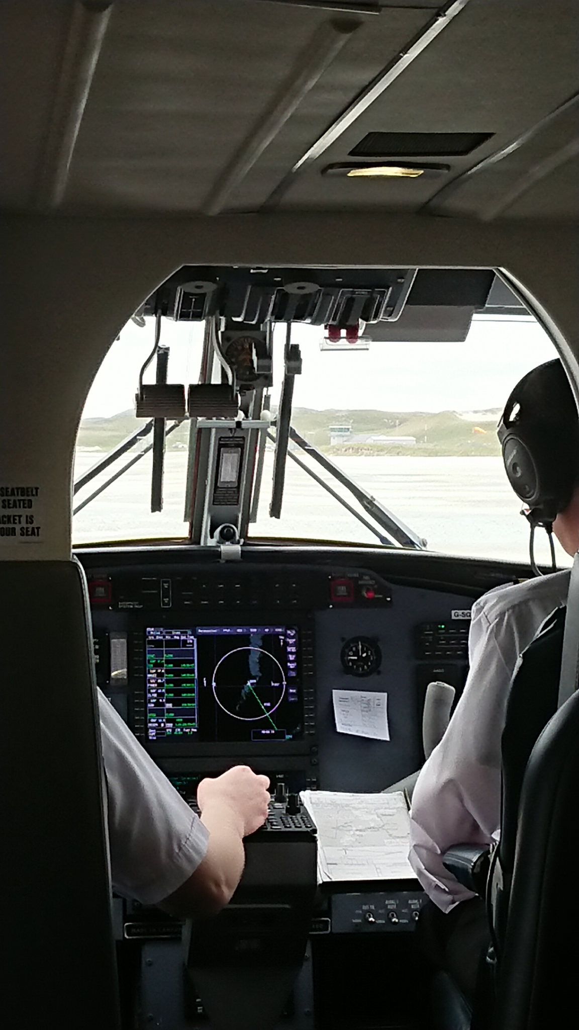 photo cockpit at landing